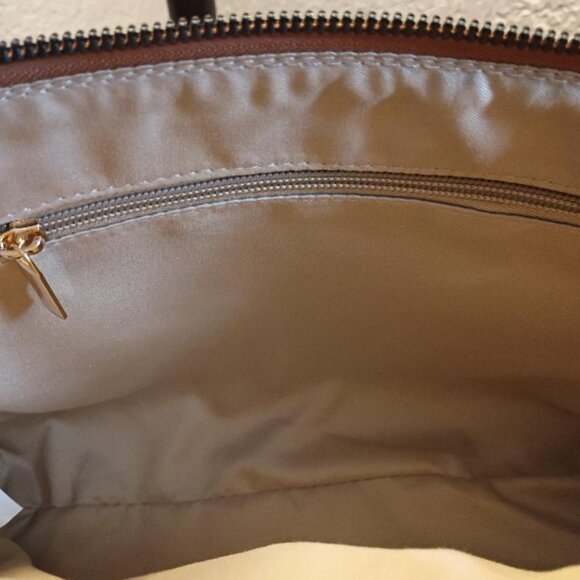 U.S. Polo Assn Womens Madison Avenue Crossbody Bag - Picture 5 of 8